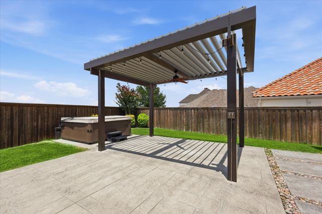 1713 Roundtree Circle E, Fort Worth, TX 76008