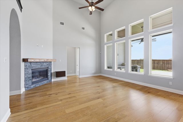 1713 Roundtree Circle E, Fort Worth, TX 76008