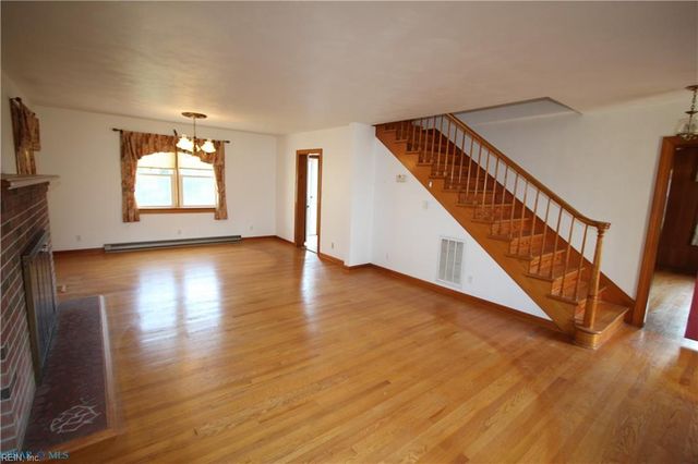 364 Millers LN, Susan, VA 23163