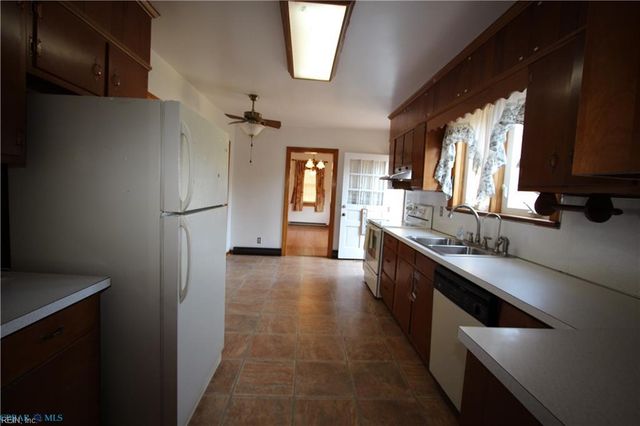 364 Millers LN, Susan, VA 23163