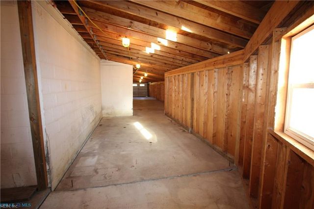 364 Millers LN, Susan, VA 23163