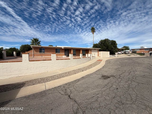 2022 S Faye Place, Tucson, AZ 85748