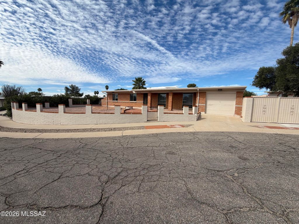 2022 S Faye Place, Tucson, AZ 85748