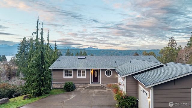 231 E Linda Vista Court, Union, WA 98592