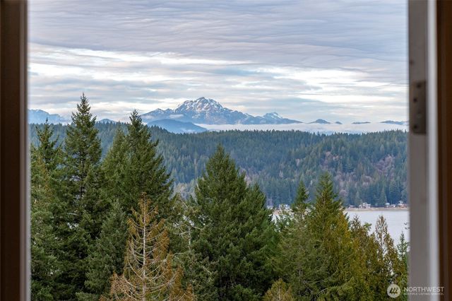 231 E Linda Vista Court, Union, WA 98592