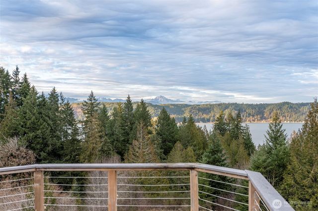 231 E Linda Vista Court, Union, WA 98592