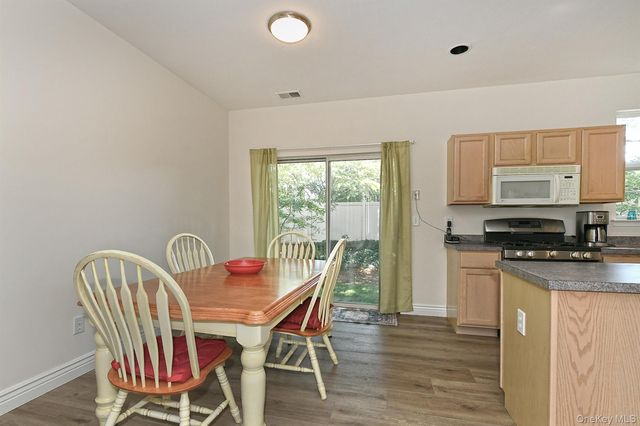 196 Cranberry Court, Melville, NY 11747