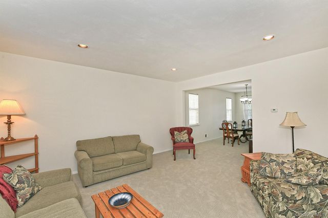 196 Cranberry Court, Melville, NY 11747