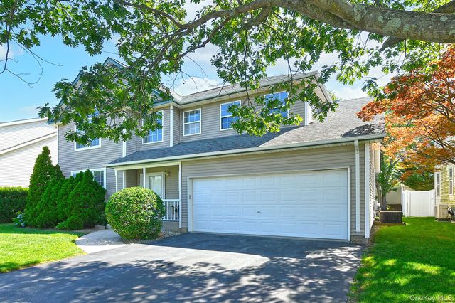 196 Cranberry Court, Melville, NY 11747