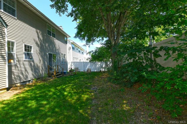 196 Cranberry Court, Melville, NY 11747