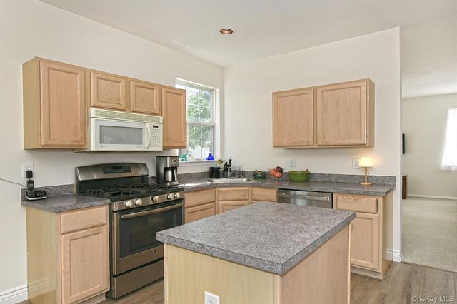 196 Cranberry Court, Melville, NY 11747