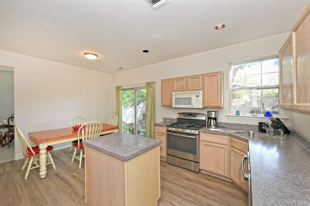 196 Cranberry Court, Melville, NY 11747