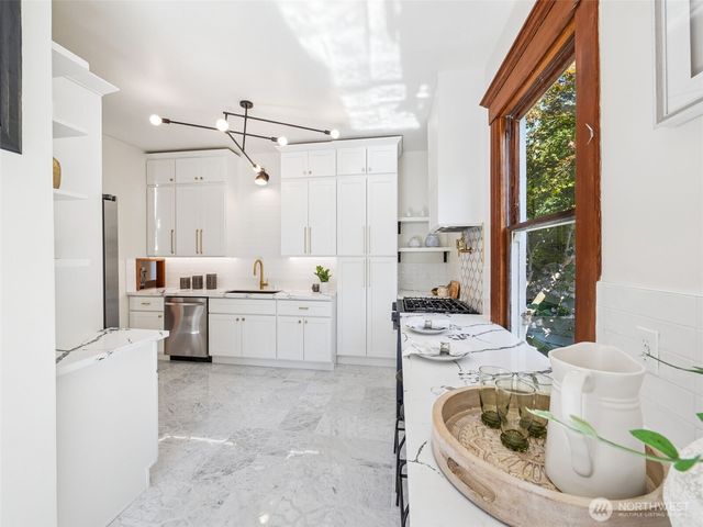 908 N K Street, Tacoma, WA 98403