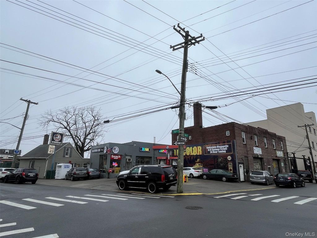 126-06 15TH Avenue, College Point, NY 11356