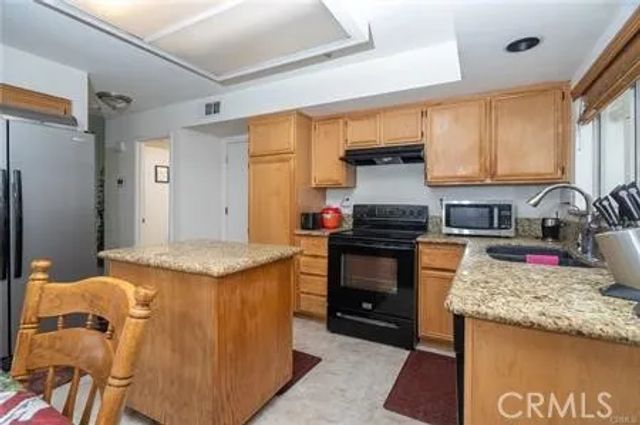 8082 Milan Court, Fontana, CA 92336