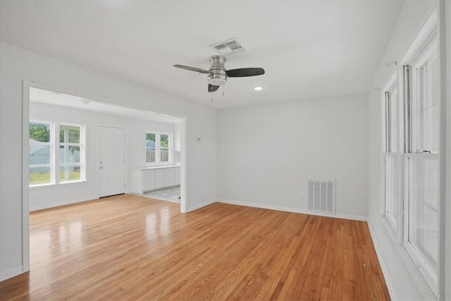 1049 Deforrest St, Corpus Christi, TX 78404