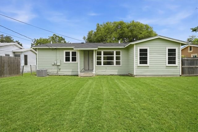 1049 Deforrest St, Corpus Christi, TX 78404