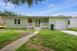 1049 Deforrest St, Corpus Christi, TX 78404