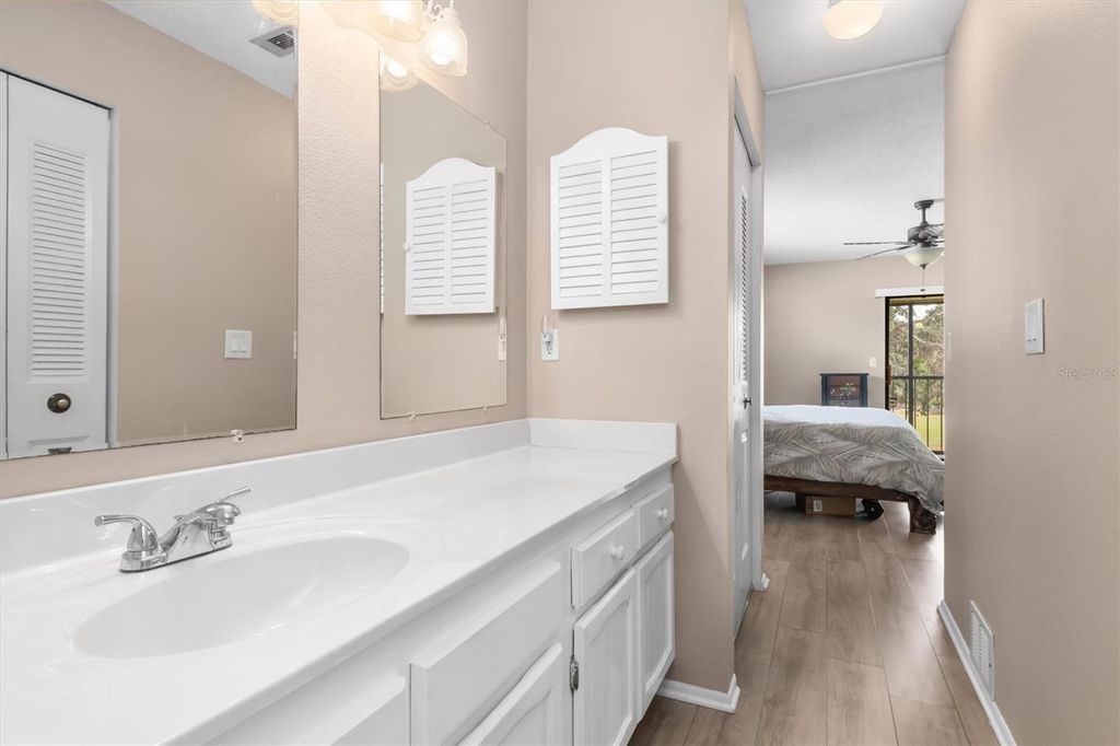 Image 19 of property listing at 754 AVENIDA ESTANCIA 160, Venice, FL 34292