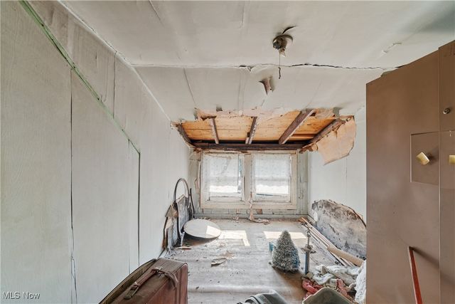 1146 Wooster Road N, Barberton, OH 44203