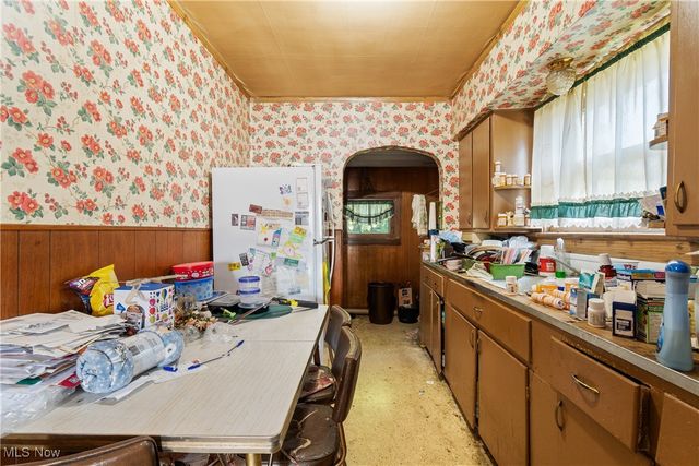 1146 Wooster Road N, Barberton, OH 44203