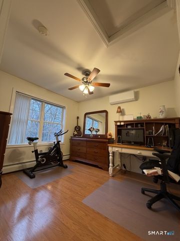 5 Thamesview Road, Norwich, CT 06360