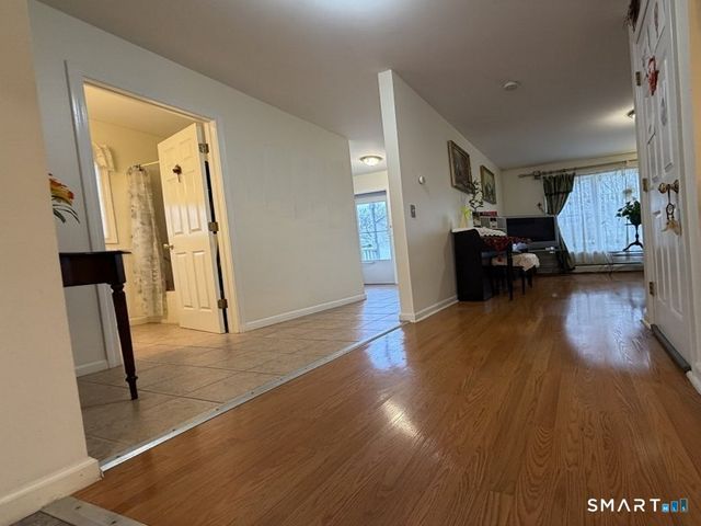 5 Thamesview Road, Norwich, CT 06360