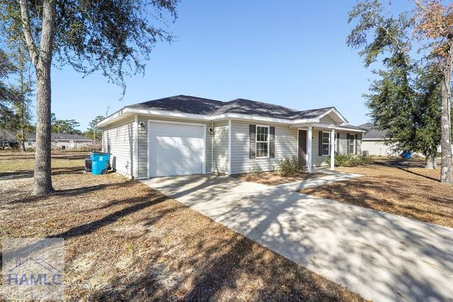 368 Whispering Pines Road, Jesup, GA 31545