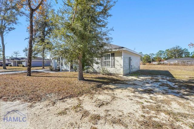 368 Whispering Pines Road, Jesup, GA 31545