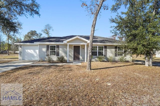 368 Whispering Pines Road, Jesup, GA 31545