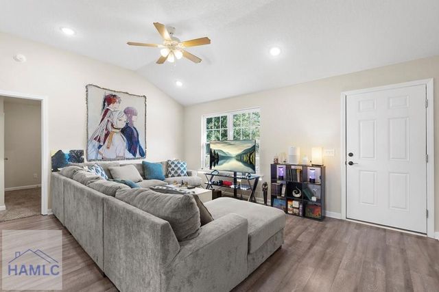 368 Whispering Pines Road, Jesup, GA 31545