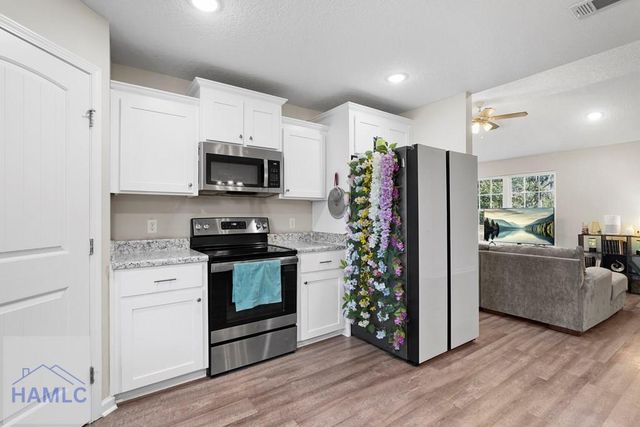 368 Whispering Pines Road, Jesup, GA 31545