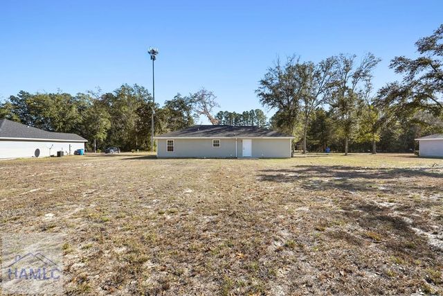 368 Whispering Pines Road, Jesup, GA 31545