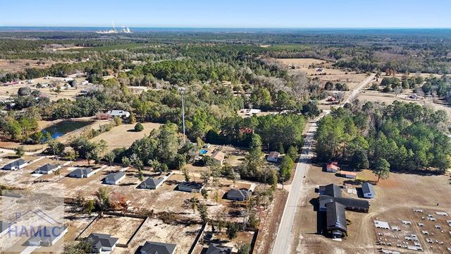 368 Whispering Pines Road, Jesup, GA 31545