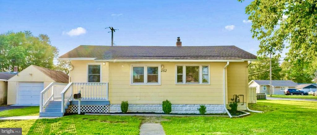 252 G ST, Carneys Point, NJ 08069