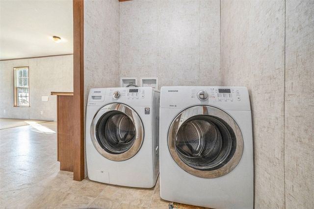 1391 Shadowridge Drive, Wayland, MI 49348