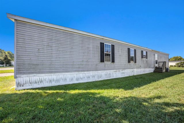 1391 Shadowridge Drive, Wayland, MI 49348