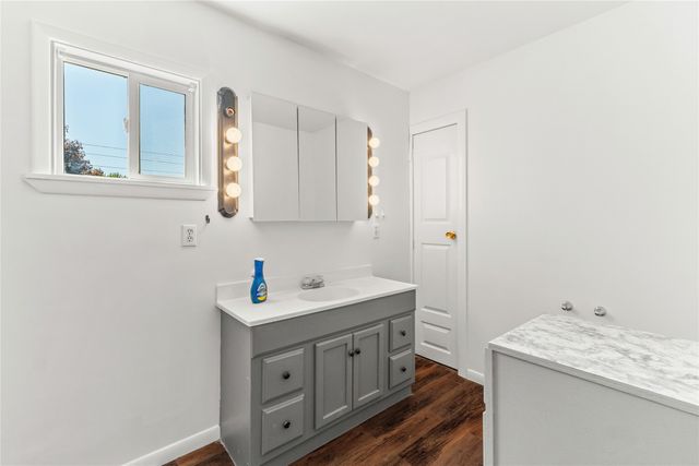 3832 SUNSET Boulevard, Erie, PA 16504