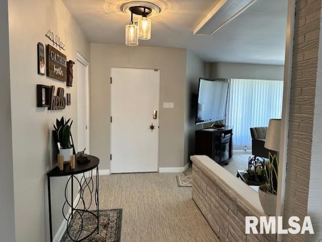 1903 MOUND Road, Jacksonville, IL 62650