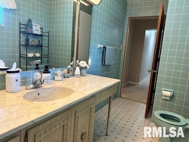 1903 MOUND Road, Jacksonville, IL 62650