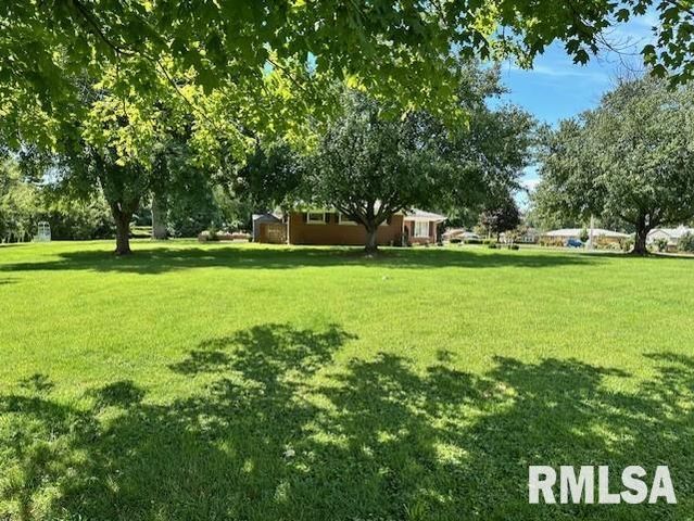 1903 MOUND Road, Jacksonville, IL 62650