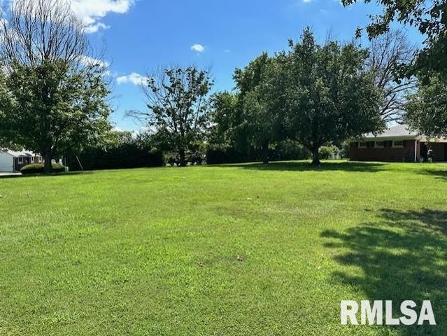 1903 MOUND Road, Jacksonville, IL 62650