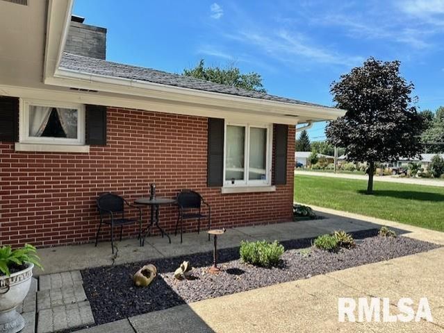 1903 MOUND Road, Jacksonville, IL 62650