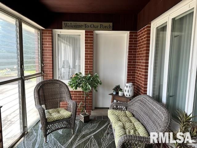 1903 MOUND Road, Jacksonville, IL 62650