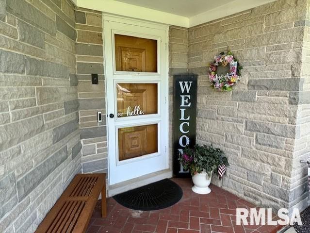 1903 MOUND Road, Jacksonville, IL 62650