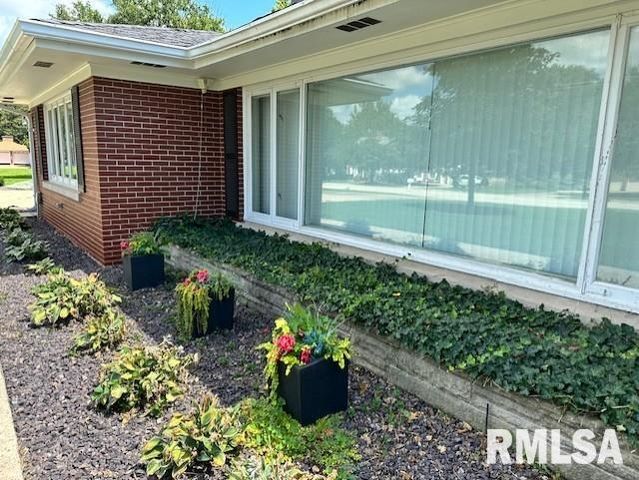 1903 MOUND Road, Jacksonville, IL 62650