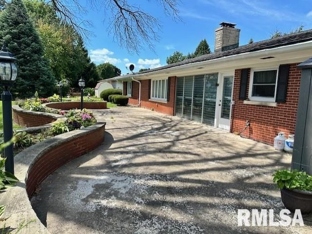 1903 MOUND Road, Jacksonville, IL 62650