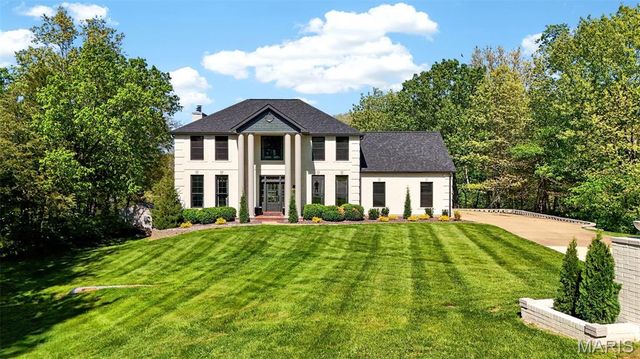 4 Lakeway Court, Defiance, MO 63341
