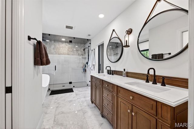 4 Lakeway Court, Defiance, MO 63341