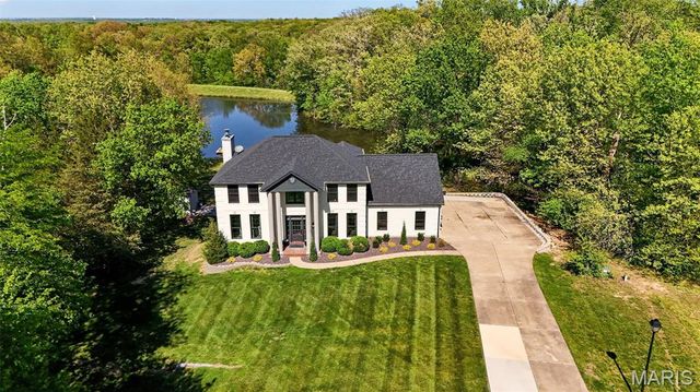 4 Lakeway Court, Defiance, MO 63341